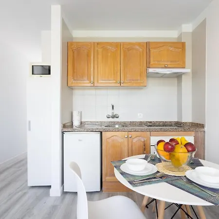 Sunny Days Oceanfront Apartamento